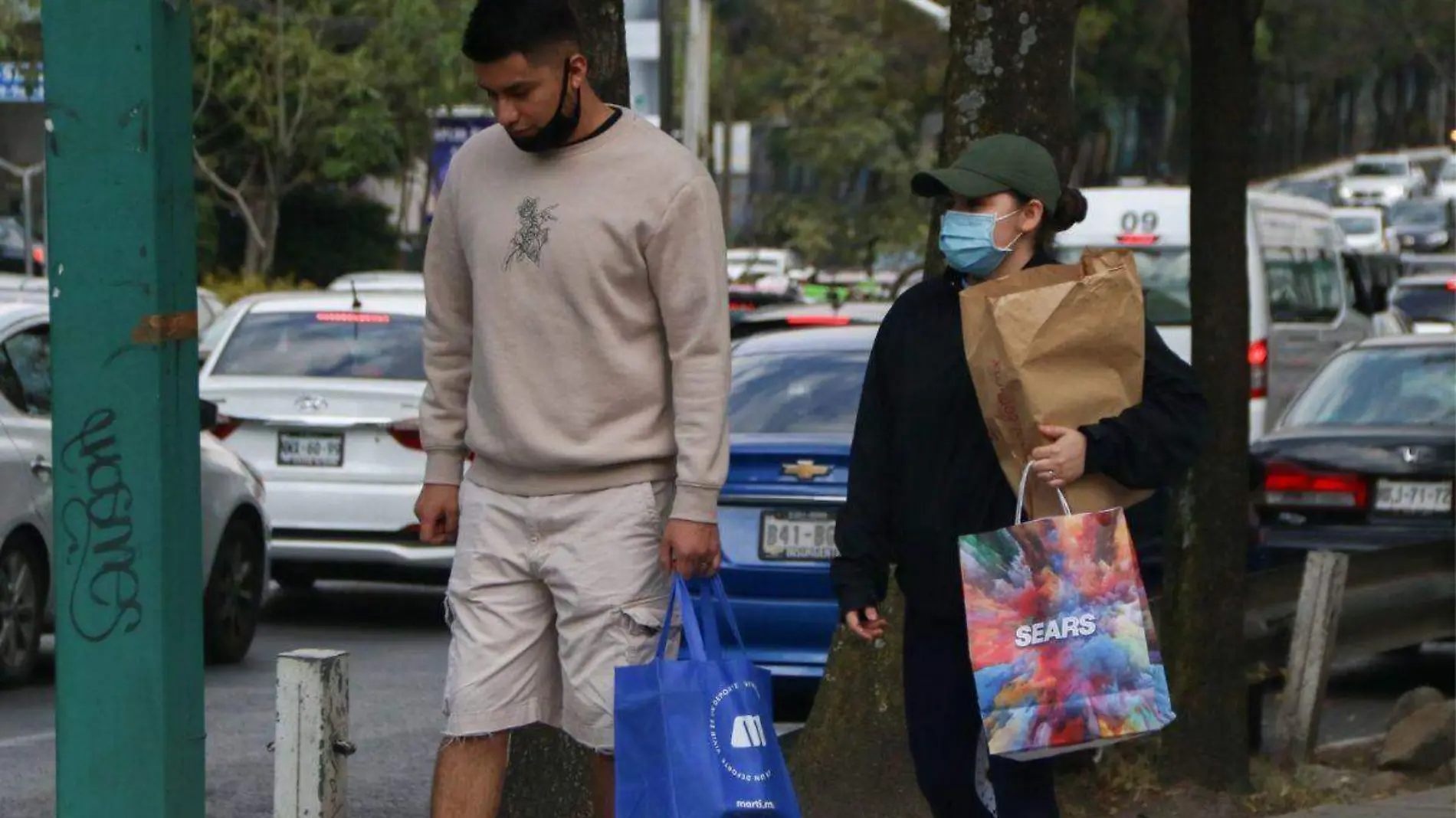 Confianza del consumidor hila cuatro meses a la baja